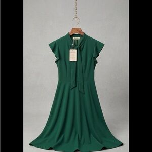 Chic NWT Emerald Green Bow Fit & Flare Dress